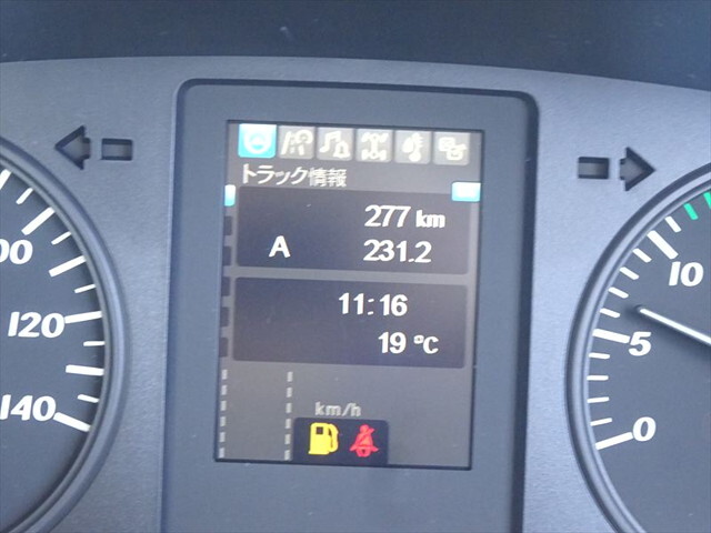 三菱ふそうファイター平ボディ中型（4t）[写真16]