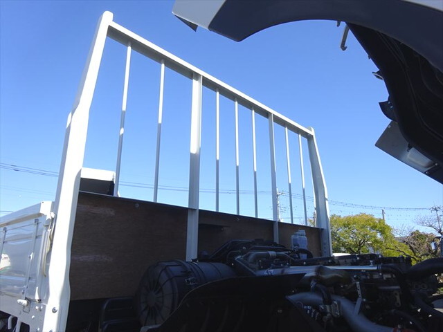 三菱ふそうファイター平ボディ中型（4t）[写真24]