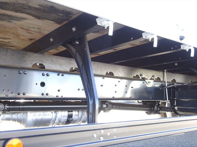 三菱ふそうファイター平ボディ中型（4t）[写真04]