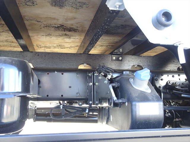 三菱ふそうファイター平ボディ中型（4t）[写真05]