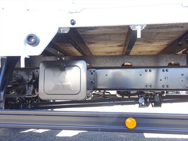 三菱ふそうファイター平ボディ中型（4t）[写真08]