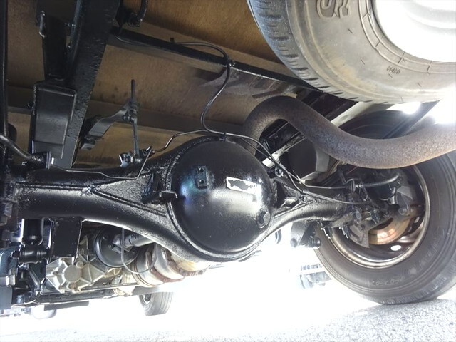 三菱ふそうキャンター平ボディ小型（2t・3t）[写真10]