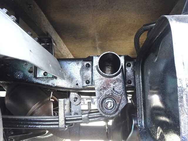 三菱ふそうキャンター平ボディ小型（2t・3t）[写真08]