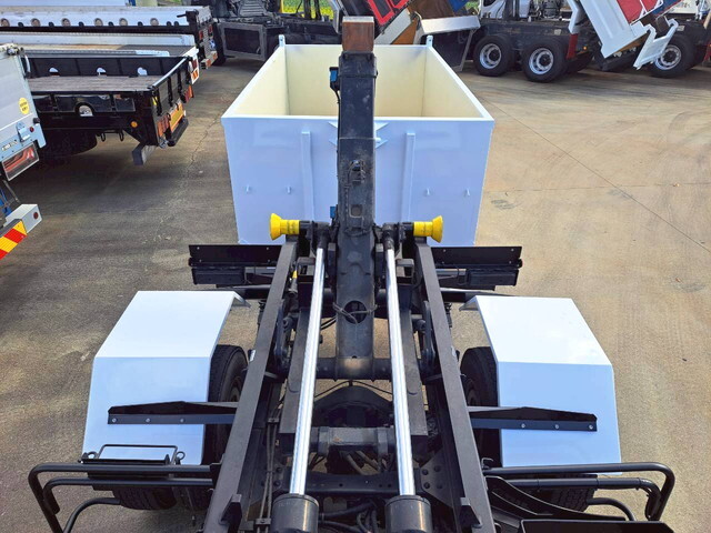 三菱ふそうファイターコンテナ専用車中型（4t）[写真14]