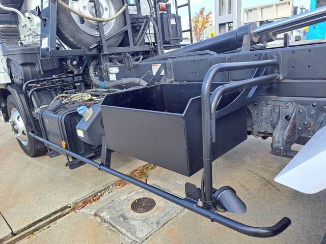 三菱ふそうファイターコンテナ専用車中型（4t）[写真23]