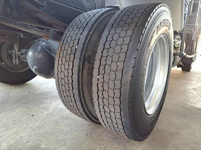 三菱ふそうファイターコンテナ専用車中型（4t）[写真24]