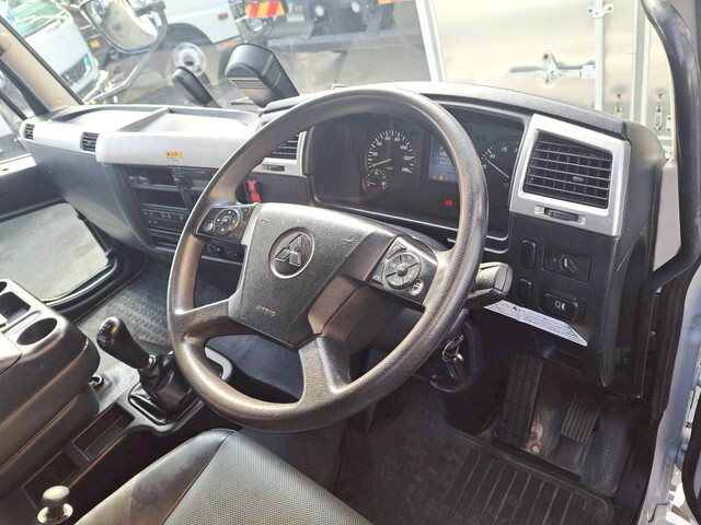 三菱ふそうファイターコンテナ専用車中型（4t）[写真30]