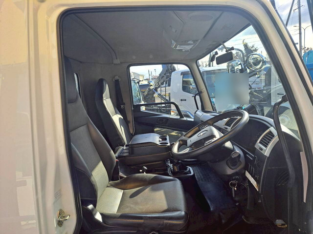 三菱ふそうファイターコンテナ専用車中型（4t）[写真31]