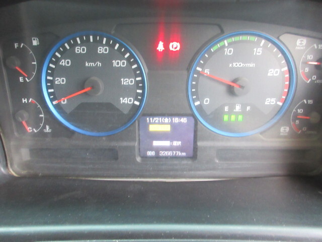 三菱ふそうスーパーグレートダンプ大型（10t）[写真15]