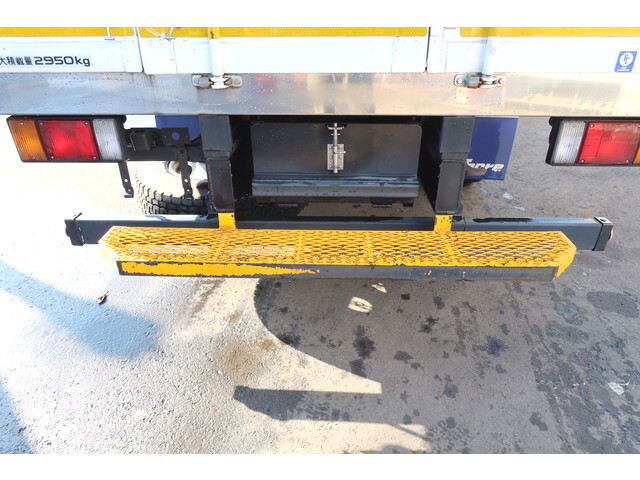 いすゞエルフ冷凍車（冷蔵車）小型（2t・3t）[写真20]