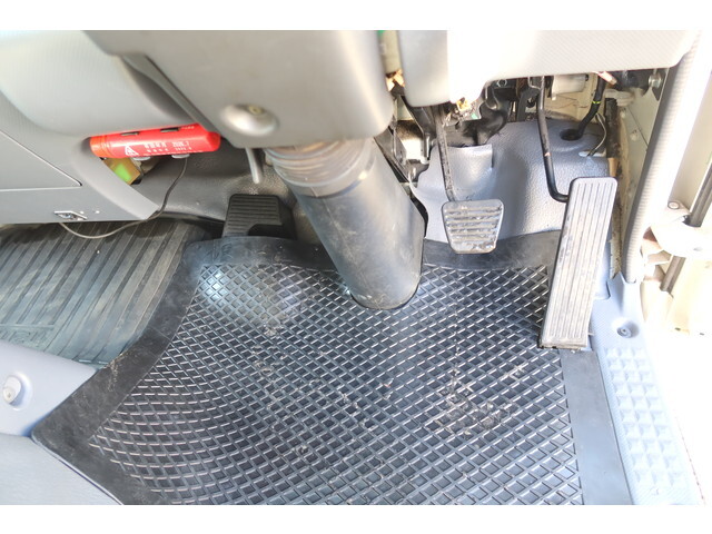 いすゞエルフ冷凍車（冷蔵車）小型（2t・3t）[写真29]