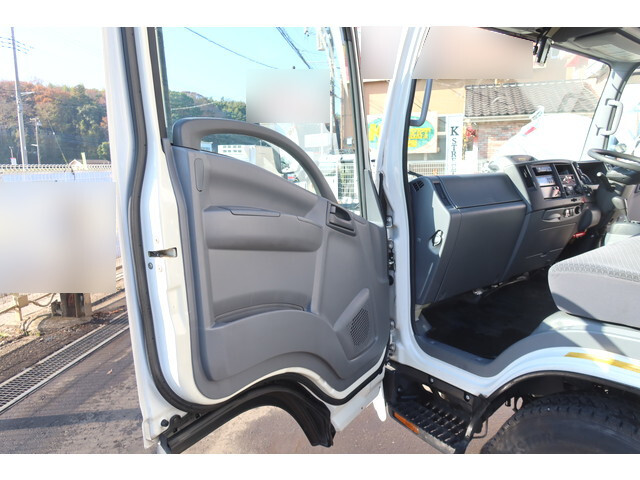 いすゞエルフ冷凍車（冷蔵車）小型（2t・3t）[写真37]