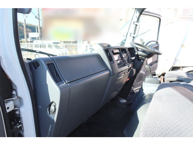 いすゞエルフ冷凍車（冷蔵車）小型（2t・3t）[写真39]