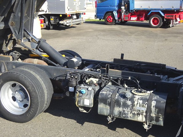 三菱ふそうキャンターダンプ小型（2t・3t）[写真09]