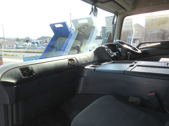 三菱ふそうスーパーグレートパネルウイング大型（10t）[写真35]