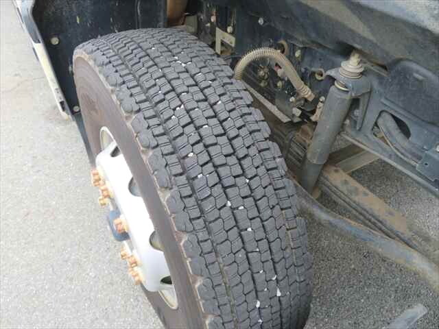 いすゞギガダンプ大型（10t）[写真10]