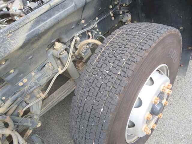 いすゞギガダンプ大型（10t）[写真11]