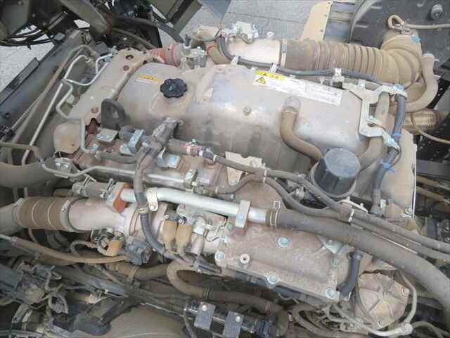 いすゞギガダンプ大型（10t）[写真12]