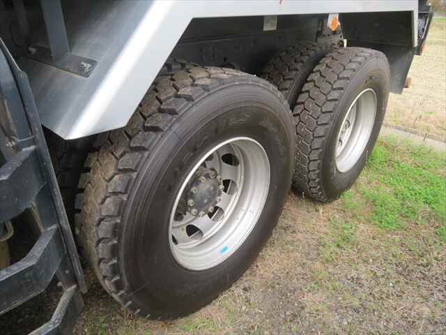 いすゞギガダンプ大型（10t）[写真20]