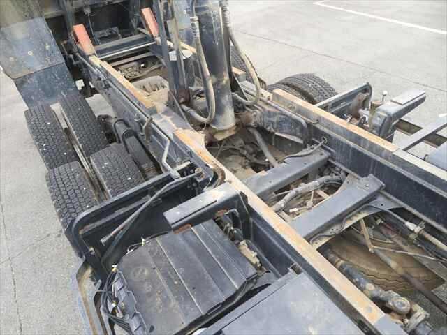 いすゞギガダンプ大型（10t）[写真28]