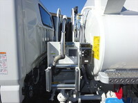 三菱ふそうキャンタータンク車（タンクローリー）小型（2t・3t）[写真12]