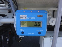 三菱ふそうキャンタータンク車（タンクローリー）小型（2t・3t）[写真13]