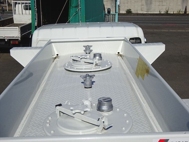三菱ふそうキャンタータンク車（タンクローリー）小型（2t・3t）[写真14]