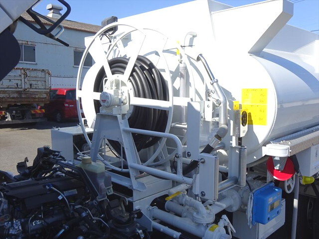 三菱ふそうキャンタータンク車（タンクローリー）小型（2t・3t）[写真29]