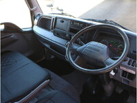 三菱ふそうキャンター平ボディ小型（2t・3t）[写真18]