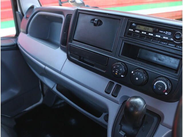 三菱ふそうキャンター平ボディ小型（2t・3t）[写真22]