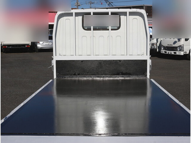 三菱ふそうキャンター平ボディ小型（2t・3t）[写真05]