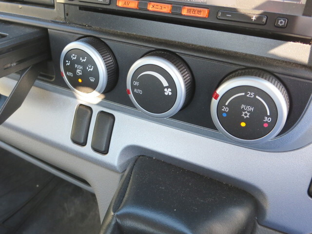 日産その他の車種平ボディ小型（2t・3t）[写真24]