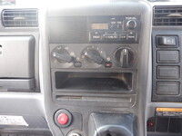 三菱ふそうキャンタークレーン3段小型（2t・3t）[写真37]