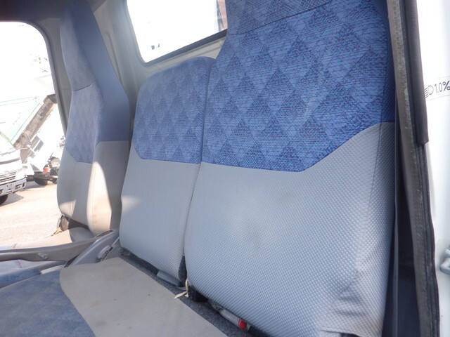 三菱ふそうキャンタークレーン3段小型（2t・3t）[写真39]