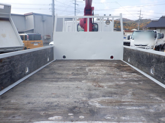 三菱ふそうキャンタークレーン3段小型（2t・3t）[写真08]