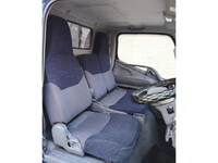 三菱ふそうキャンター平ボディ小型（2t・3t）[写真13]