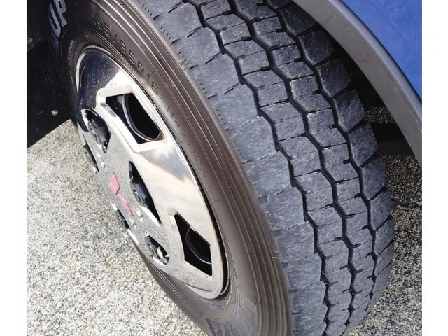 三菱ふそうキャンター平ボディ小型（2t・3t）[写真16]