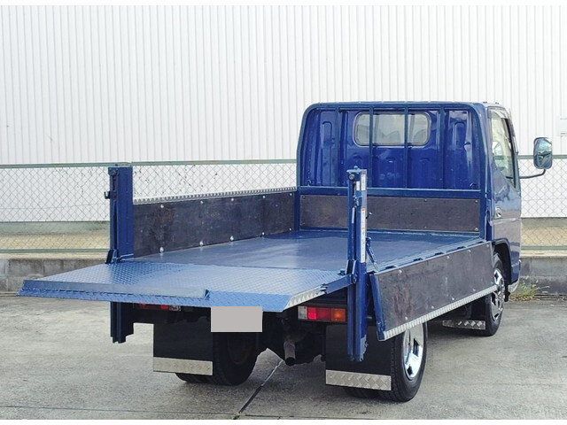 三菱ふそうキャンター平ボディ小型（2t・3t）[写真08]