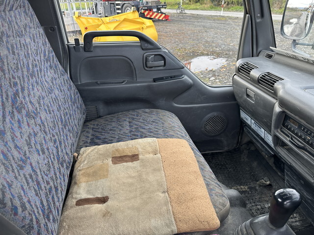 日産アトラスタンク車（タンクローリー）小型（2t・3t）[写真31]