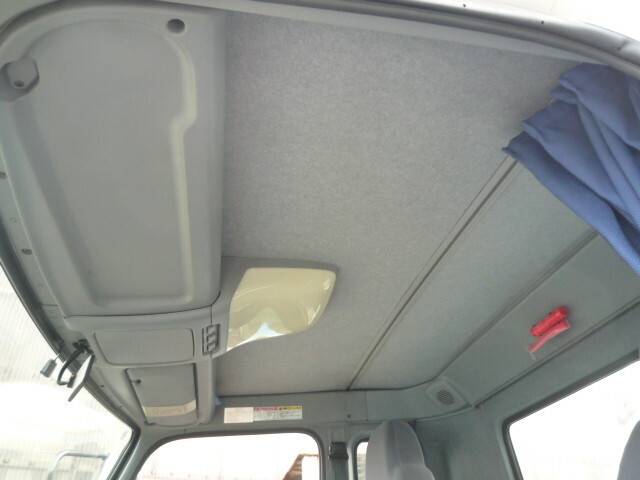 UDトラックスコンドルクレーン3段中型（4t）[写真10]