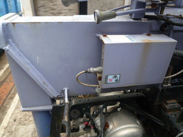 UDトラックスコンドルクレーン3段中型（4t）[写真35]