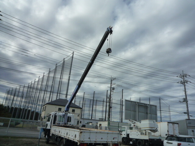 UDトラックスコンドルクレーン3段中型（4t）[写真06]