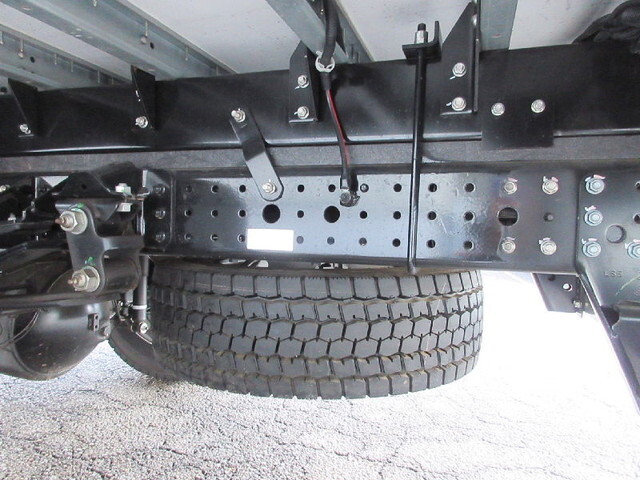 三菱ふそうキャンターアルミウイング小型（2t・3t）[写真13]