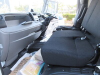 三菱ふそうキャンターアルミウイング小型（2t・3t）[写真17]