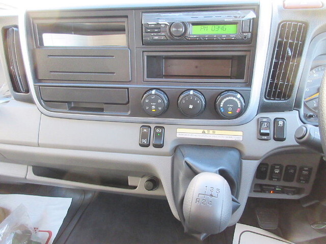 三菱ふそうキャンターアルミウイング小型（2t・3t）[写真18]