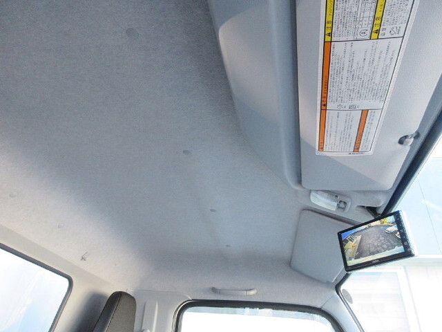 三菱ふそうキャンターアルミウイング小型（2t・3t）[写真21]