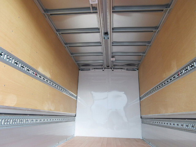 三菱ふそうキャンターアルミウイング小型（2t・3t）[写真07]