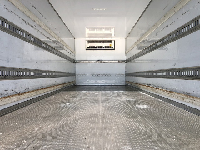 いすゞフォワード冷凍車（冷蔵車）中型（4t）[写真11]