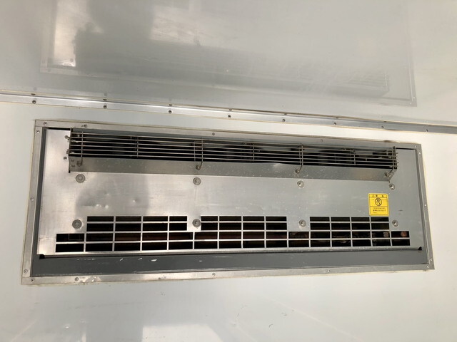 いすゞフォワード冷凍車（冷蔵車）中型（4t）[写真15]