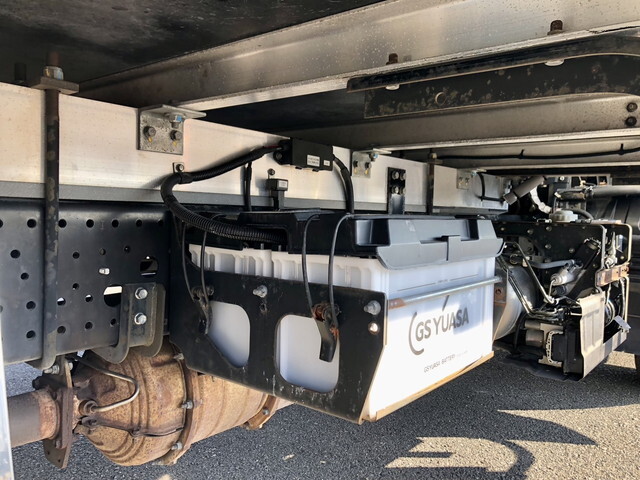 いすゞフォワード冷凍車（冷蔵車）中型（4t）[写真24]